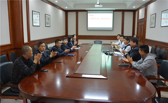 2 “罗致模范实力 赓续奋进使命”党员观影活动_副本.jpg