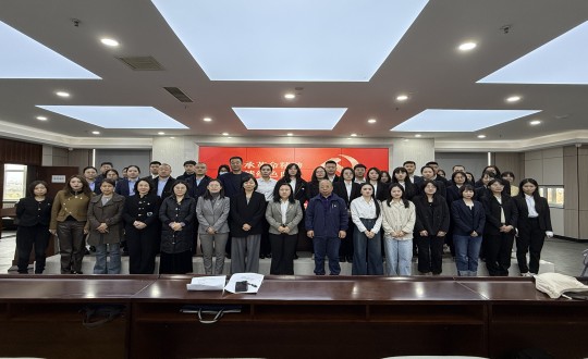 2024年10月18日，集团党委联合长发担保党支部加入了由向阳区党群效劳中心开展的“传承革命精神 赓续红色血脉”公益党课_副本.jpg